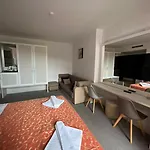 Emilia Palace Szálloda Napospart