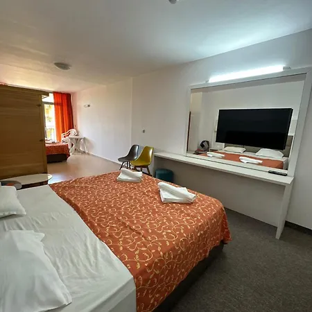 Ξενοδοχείο Emilia Palace 3*