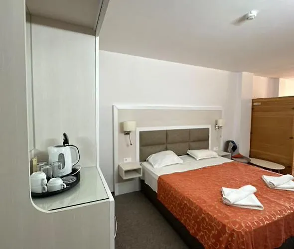 Отель Emilia Palace