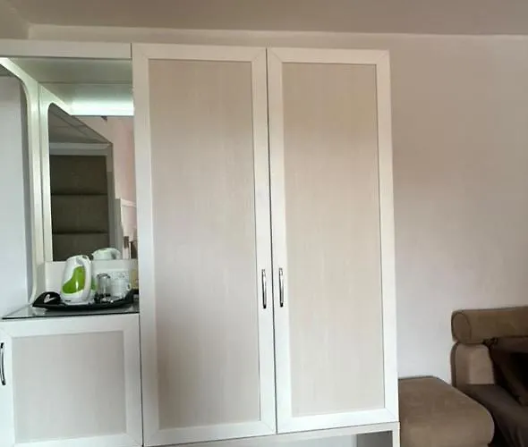 Emilia Palace Отель 3*