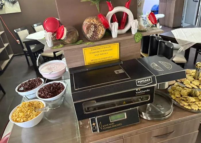 Отель Emilia Palace 3*