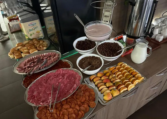 Отель Emilia Palace 3*