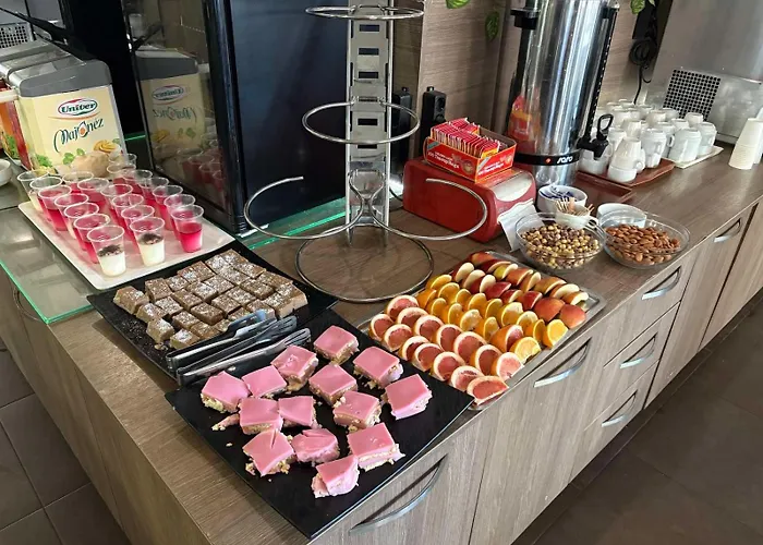 Отель Emilia Palace 3*